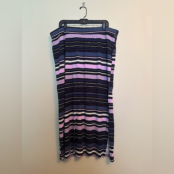 Liz Claiborne Dresses & Skirts - EUC Liz Claiborne striped maxi skirt.